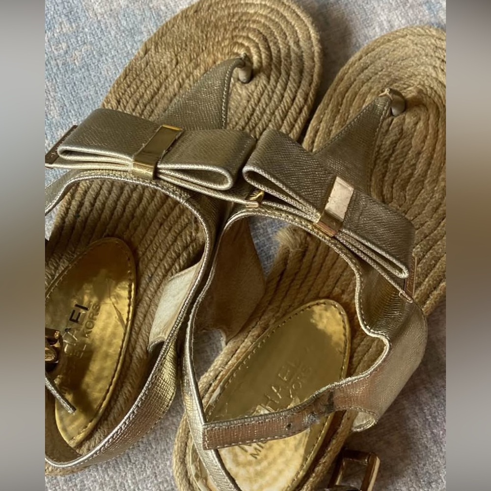 Michael Kors gold sandals - Picture 4 of 4